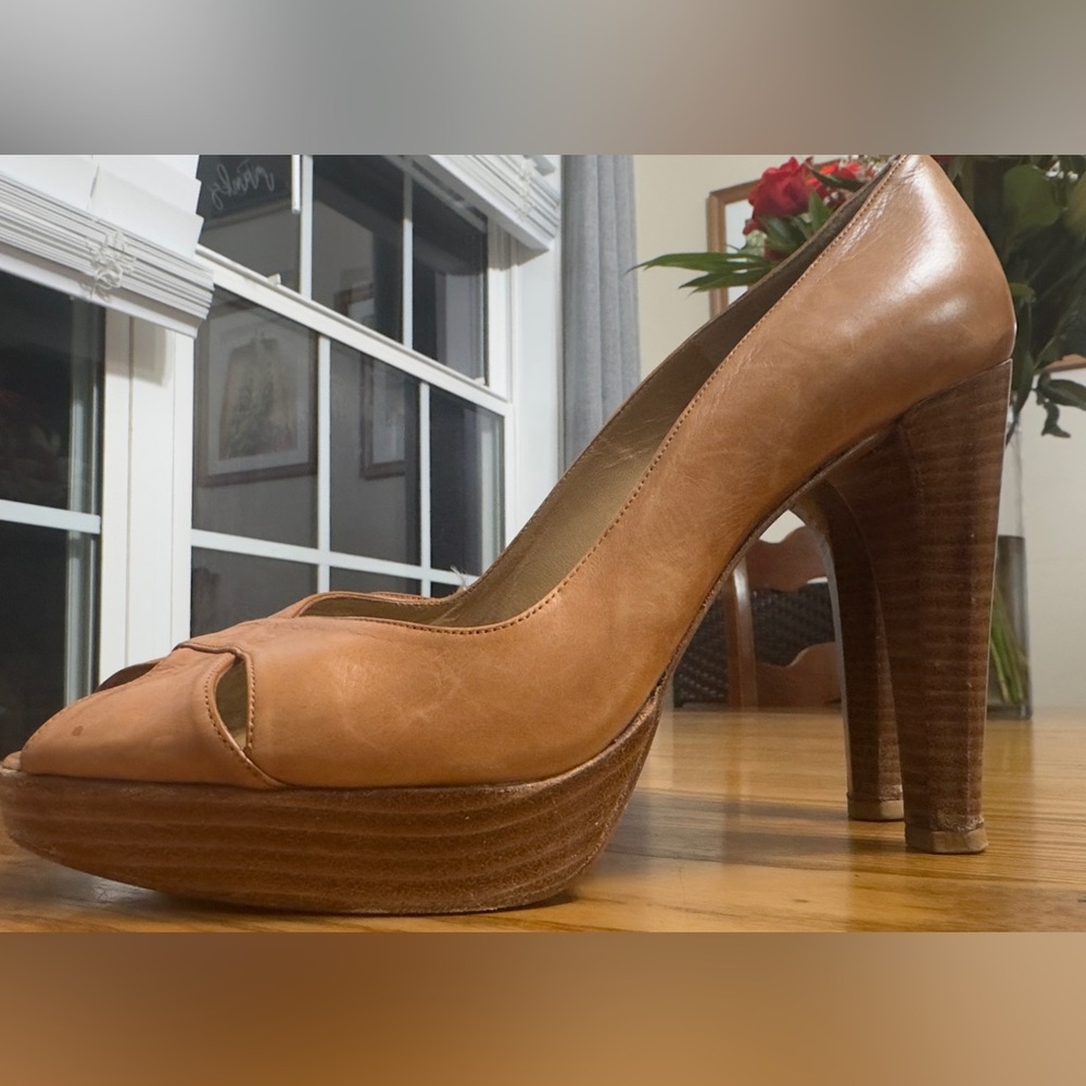 Stuart Weitzman Tan Leather Platform Heels (shor13)